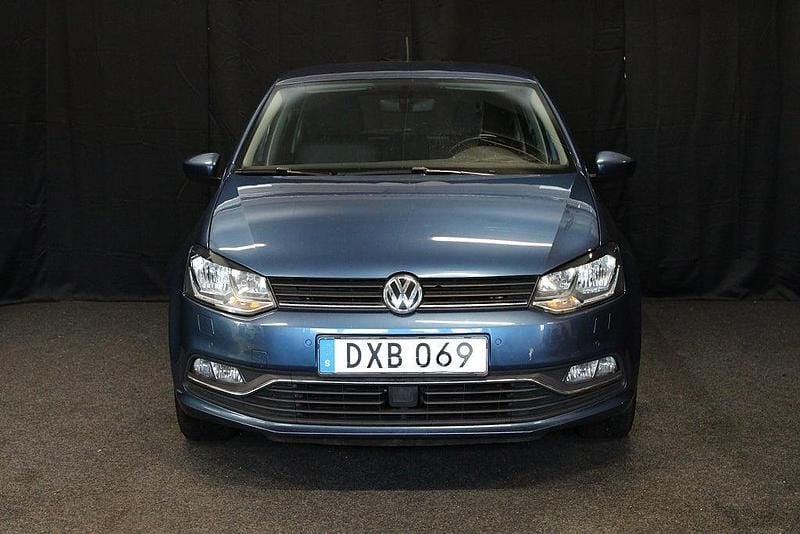 Begagnad VW Polo S 90 HK (66 kW) 2014 Blå Halvkombi