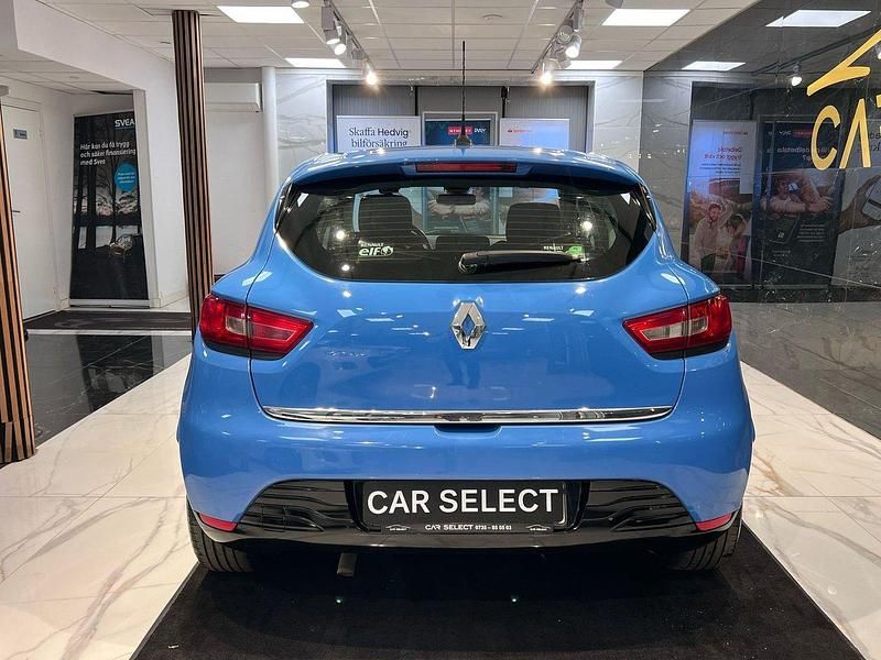 Begagnad Renault Clio IV 90 HK (66 kW) 2013 Blå Halvkombi