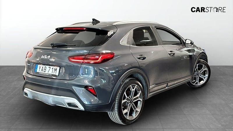 Begagnad Kia XCeed 105 HK (77 kW) 2022 Grå SUV