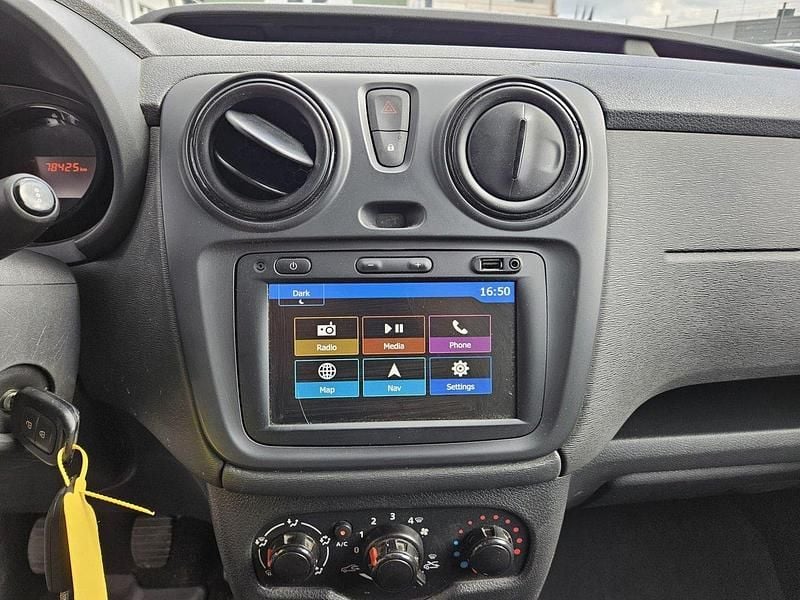 Vit Begagnad 2021 Dacia Dokker Express Van | 93 750 kr (Bra pris) - Bild 1/4
