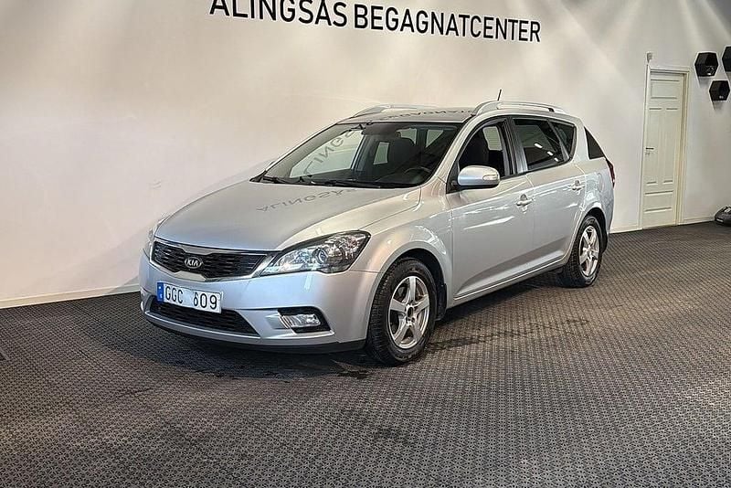 Begagnad Kia Ceed Sportswagon 116 HK (85 kW) 2010 Silver Kombi