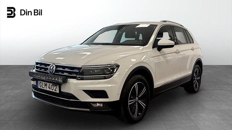 Vit Begagnad 2018 VW Tiguan Highline SUV | 259 900 kr (Marknadspris) - Bild 1/4