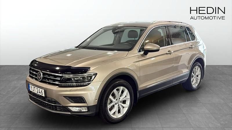 Ljusbrun (gold) Begagnad 2017 VW Tiguan GT SUV | 189 900 kr (Bra pris) - Bild 1/4
