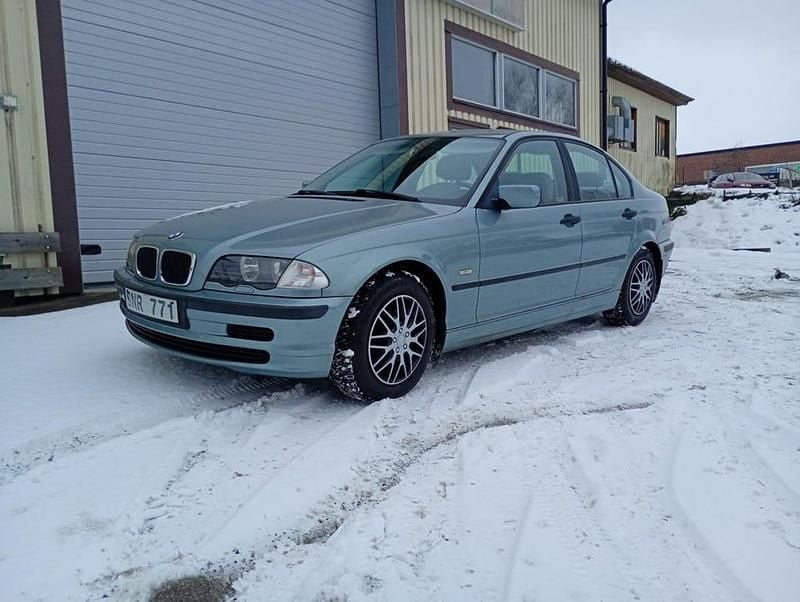 Begagnad BMW 316 105 HK (77 kW) 2001 Sedan