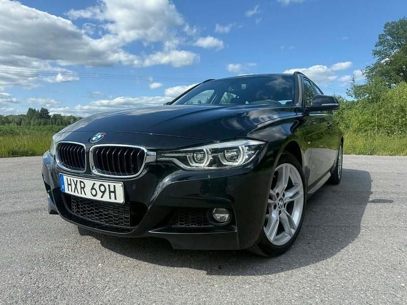 Begagnad 2019 BMW 320 M Sport Kombi | 235 000 kr (Superpris) - Bild 1/3