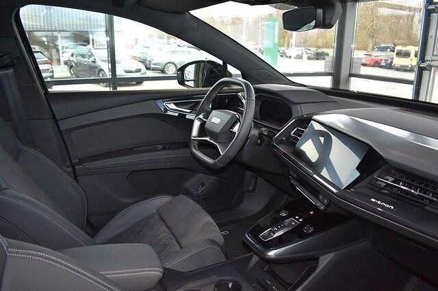 Begagnad Audi Q4 e-tron S-Line 210 kW (286 HK) 2025 Svart SUV