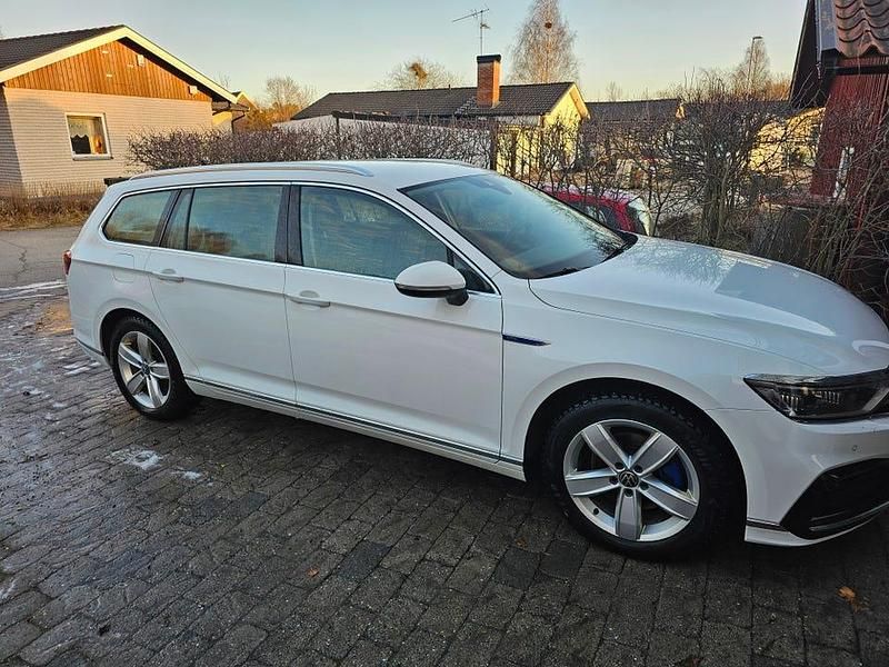 Begagnad 2021 VW Passat GTE Kombi | 195 000 kr (Bra pris) - Bild 1/4