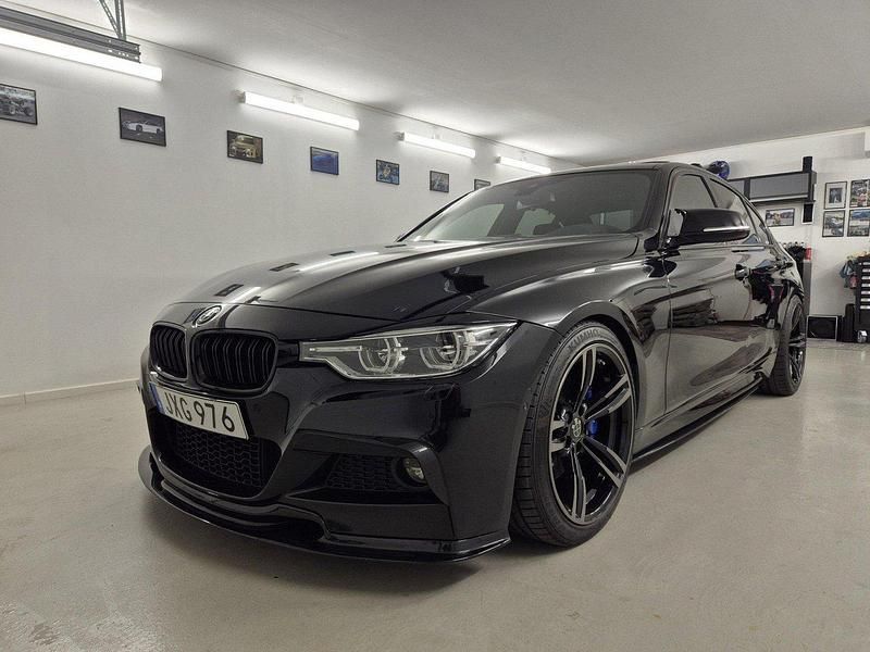Svart Begagnad 2018 BMW 340 M Sport Sedan | 510 000 kr - Bild 1/4
