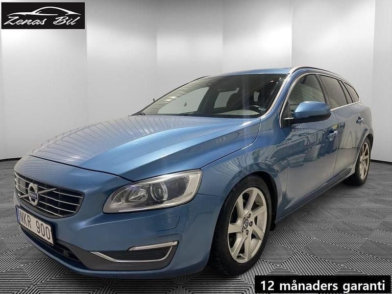 Begagnad Volvo V60 Momentum 181 HK (133 kW) 2013 Blå Kombi