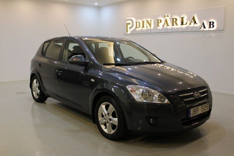 Grå Begagnad 2009 Kia Ceed EX Halvkombi | 49 900 kr (Marknadspris) - Bild 1/4