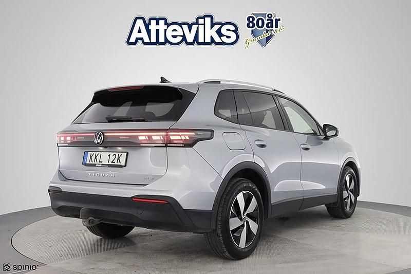 Begagnad VW Tiguan Edition 150 HK (110 kW) 2024 Silver SUV