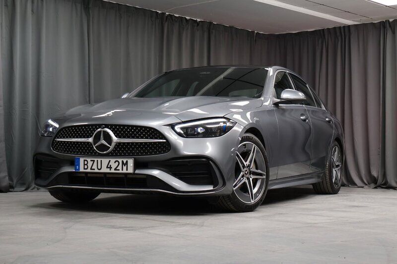 Grå Begagnad 2022 Mercedes C300 AMG Sedan | 449 000 kr - Bild 1/4