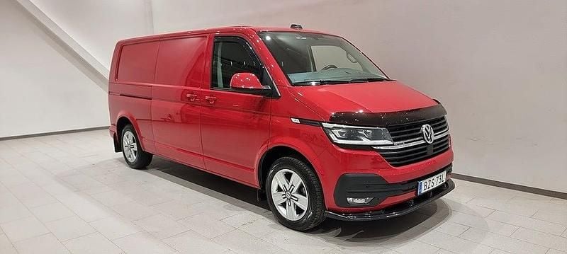 Röd Begagnad 2020 VW Transporter Van | 399 000 kr (Superpris) - Bild 1/4