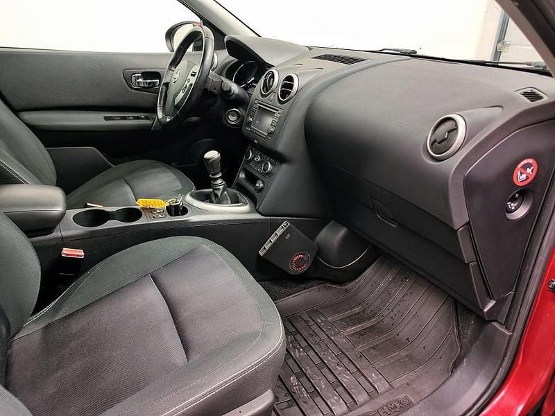Begagnad Nissan Qashqai Tekna 131 HK (96 kW) 2012 Röd SUV