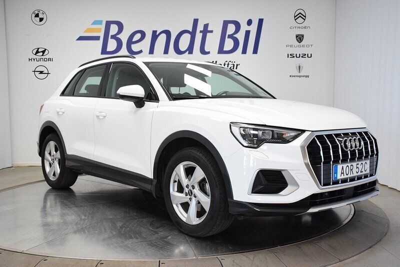 Vit Begagnad 2021 Audi Q3 Advanced SUV | 279 500 kr (Bra pris) - Bild 1/3