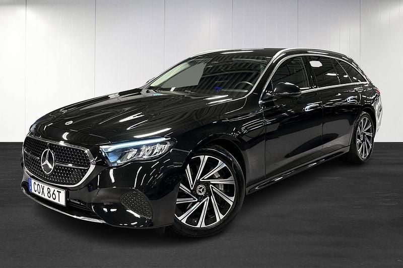 Svart (black) Begagnad 2024 Mercedes E300 Kombi | 549 900 kr - Bild 1/4