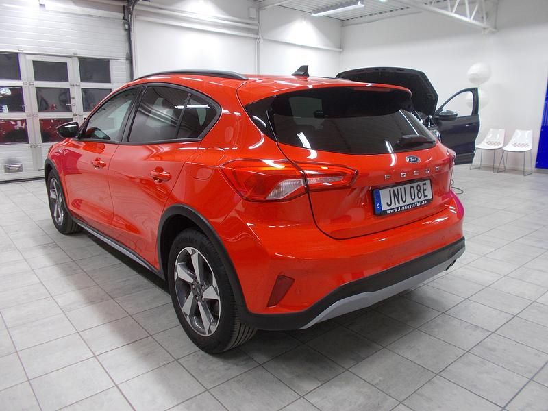 Begagnad Ford Focus Active 2022 Röd
