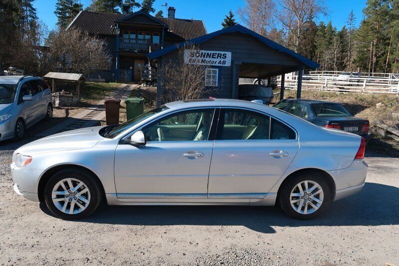 Ljusgrå Begagnad 2012 Volvo S80 Summum Sedan | 94 500 kr (Marknadspris) - Bild 1/4