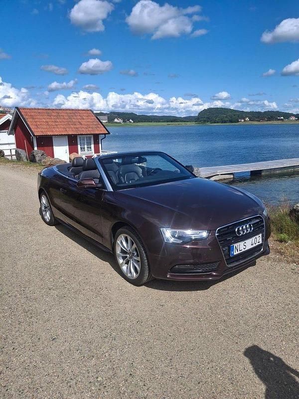 Röd Begagnad 2013 Audi A5 Cabriolet Comfort Cab | 185 000 kr (Marknadspris) - Bild 1/4