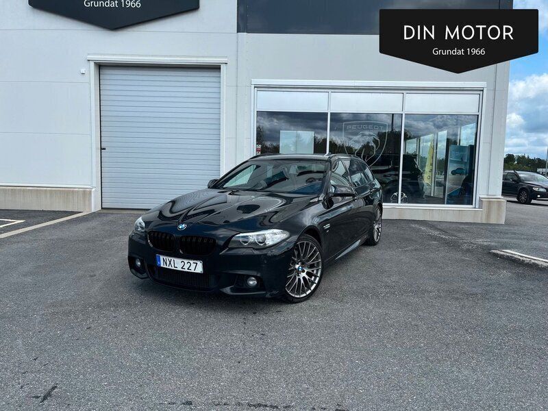 Svart Begagnad 2013 BMW 520 M Sport Kombi | 174 900 kr (Dyr) - Bild 1/4