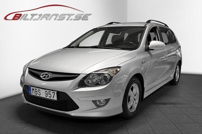 Silver Begagnad 2011 Hyundai i30 Kombi | 32 900 kr (Superpris) - Bild 1/4