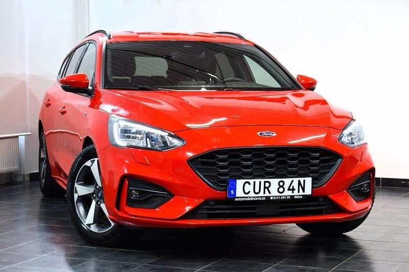 Begagnad Ford Focus ST-Line 125 HK (91 kW) 2021 Röd Kombi
