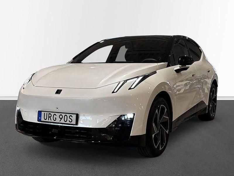 Vit Ny 2025 Lynk & Co 02 SUV | 477 995 kr (Marknadspris) - Bild 1/4