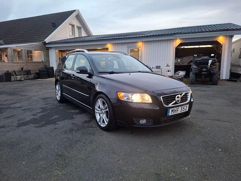 Begagnad 2012 Volvo V50 Kombi | 34 900 kr (Marknadspris) - Bild 1/4
