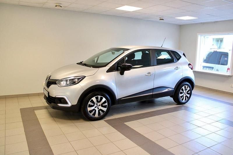 Silver Begagnad 2018 Renault Captur SUV | 129 900 kr (Marknadspris) - Bild 1/4
