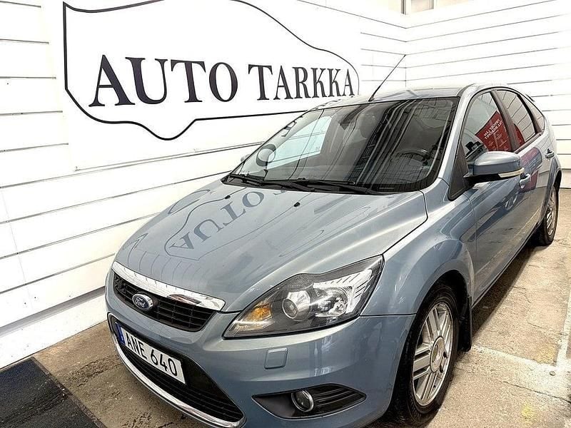 Grå Begagnad 2008 Ford Focus Titanium Halvkombi | 19 900 kr (Bra pris) - Bild 1/4
