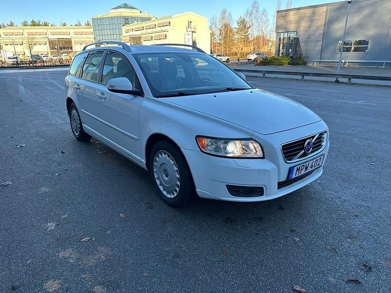Begagnad 2011 Volvo V50 Summum Kombi | 54 900 kr (Marknadspris) - Bild 1/4