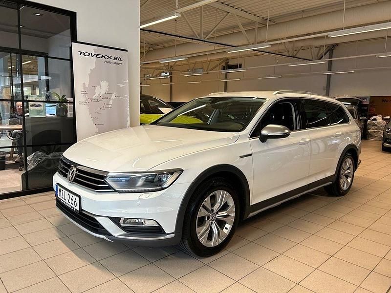 Vit Begagnad 2019 VW Passat Alltrack GT Kombi | 249 000 kr (Lite dyr) - Bild 1/4