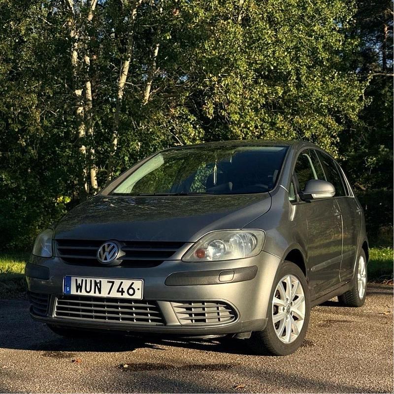 Grå Begagnad 2005 VW Golf Plus Cross Trendline Minibuss | 22 900 kr (Dyr) - Bild 1/3