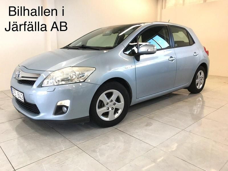 Ljusblå Begagnad 2010 Toyota Auris Hybrid Plus Halvkombi | 114 900 kr (Marknadspris) - Bild 1/4