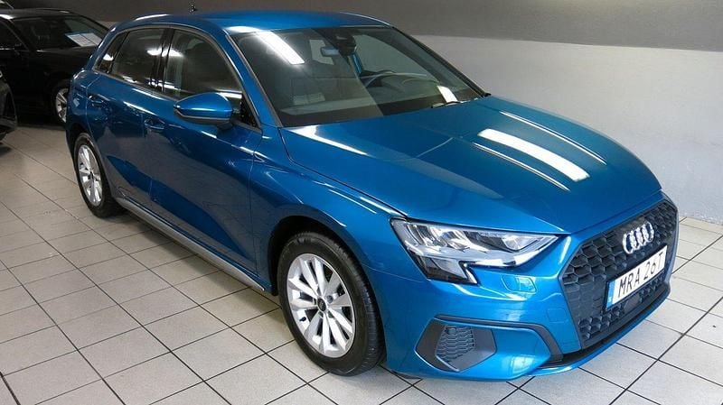 Blå Begagnad 2023 Audi A3 Sportback Proline Halvkombi | 259 900 kr (Bra pris) - Bild 1/4