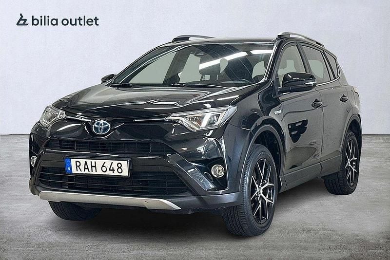 Svart Begagnad 2017 Toyota RAV4 Hybrid SUV | 229 900 kr (Marknadspris) - Bild 1/4