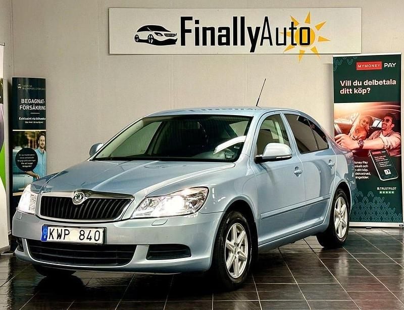 Blå Begagnad 2011 Skoda Octavia Halvkombi | 79 900 kr (Marknadspris) - Bild 1/4