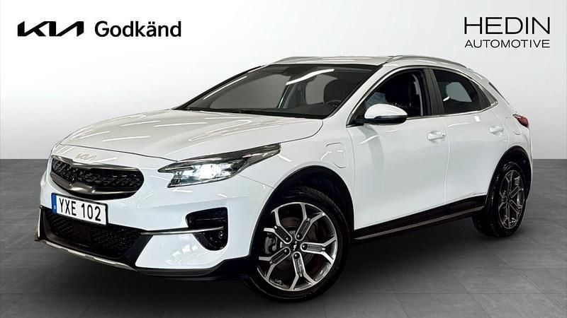 Vit (white) Begagnad 2022 Kia XCeed Advance SUV | 259 900 kr (Marknadspris) - Bild 1/4