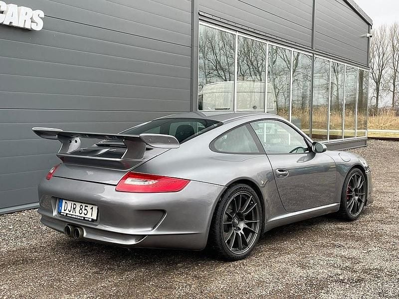 Begagnad Porsche 911 Carrera S 355 HK (261 kW) 2005 Grå