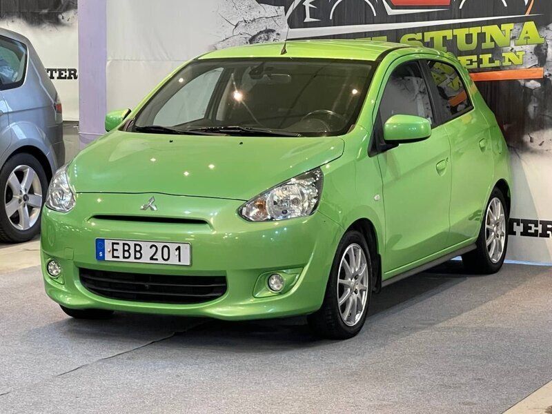Ljusgrön Begagnad 2014 Mitsubishi Space Star Kombi | 49 900 kr (Bra pris) - Bild 1/4