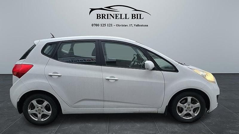 Begagnad Kia Venga 91 HK (66 kW) 2010 Vit Halvkombi