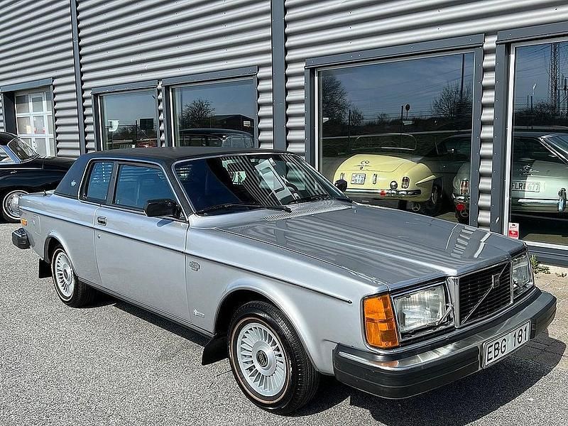 Begagnad Volvo 262 140 HK (102 kW) 1978 Ljusgrå Sportkupé