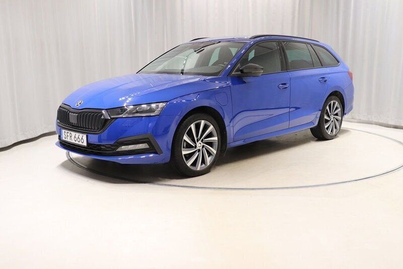 Blå Begagnad 2021 Skoda Octavia Sport Kombi | 289 800 kr (Bra pris) - Bild 1/4