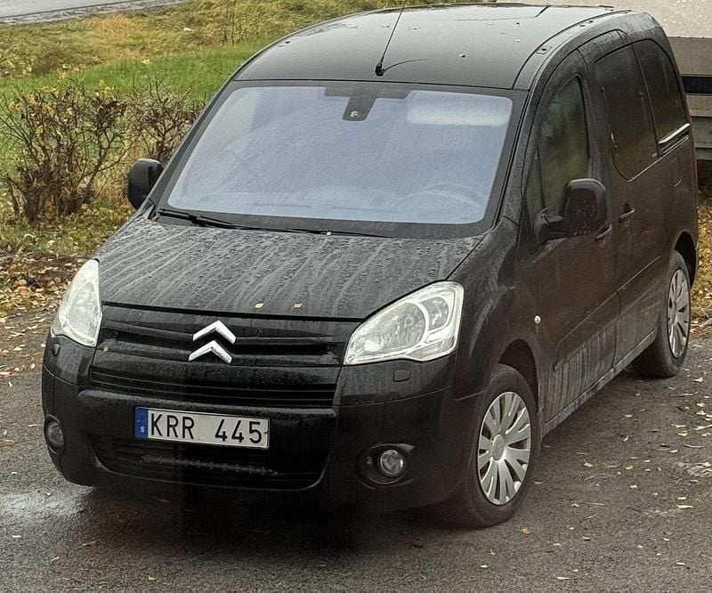 Svart Begagnad 2010 Citroën Berlingo Minibuss | 55 000 kr (Lite dyr) - Bild 1/1