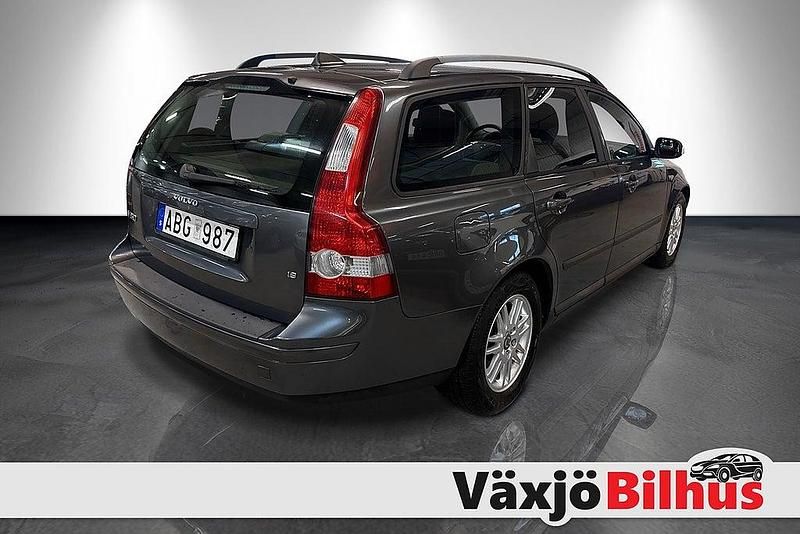 Begagnad Volvo V50 Kinetic 125 HK (91 kW) 2006 Grå Kombi