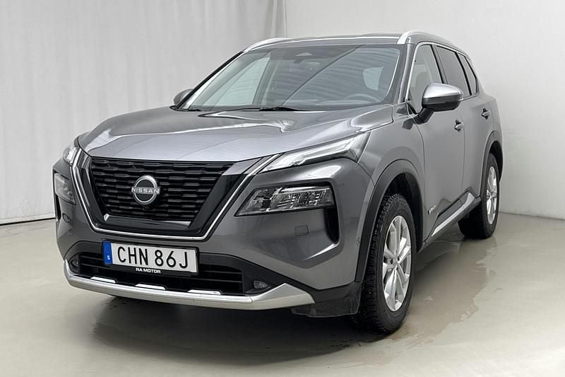 Grå Begagnad 2023 Nissan X-Trail 360º SUV | 389 000 kr (Marknadspris) - Bild 1/4