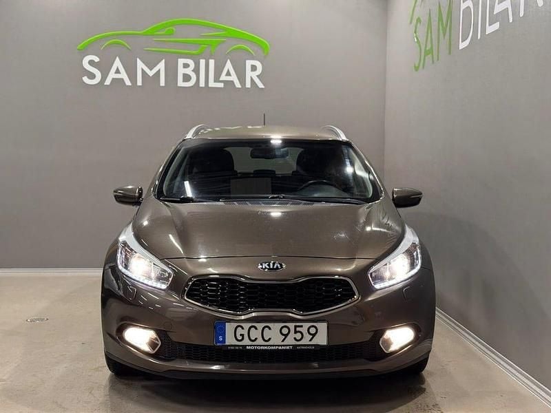 Begagnad Kia Ceed Sportswagon Comfort 128 HK (94 kW) 2015 Grön Kombi