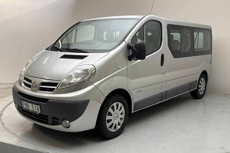 Silver Begagnad 2014 Nissan Primastar Minibuss | 79 000 kr - Bild 1/4