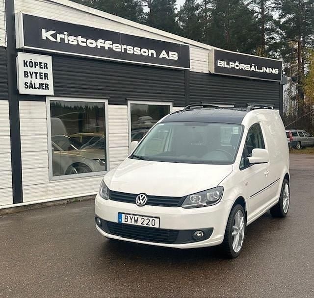 Vit Begagnad 2015 VW Caddy Edition Minibuss | 129 900 kr - Bild 1/4