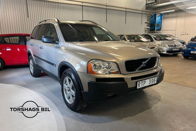 Ljusbrun Begagnad 2002 Volvo XC90 Standard SUV | 59 900 kr (Dyr) - Bild 1/4
